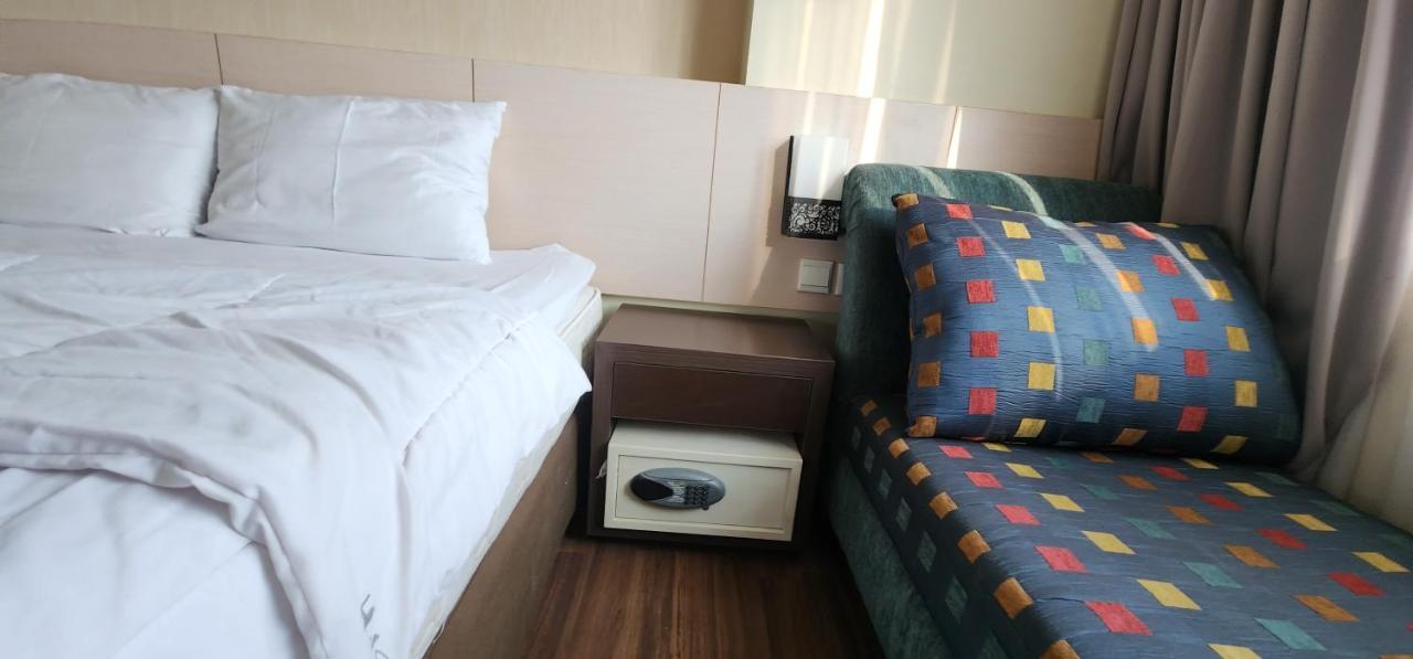 Apartemen Solo Paragon By Cariapartemen-Id Bonorejo Exterior photo